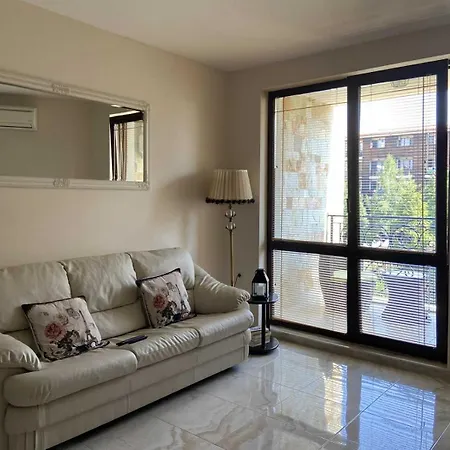 Apartament в затворен комплекс артур гр влас *