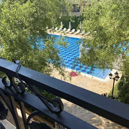 Apartament в затворен комплекс артур гр влас *