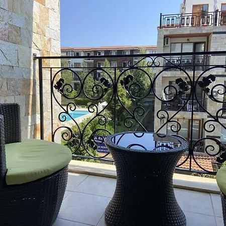 Apartament в затворен комплекс артур гр влас *